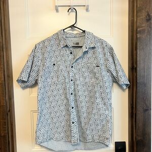 Reef Men's Button Down Shirt - Large but fits more like Medium